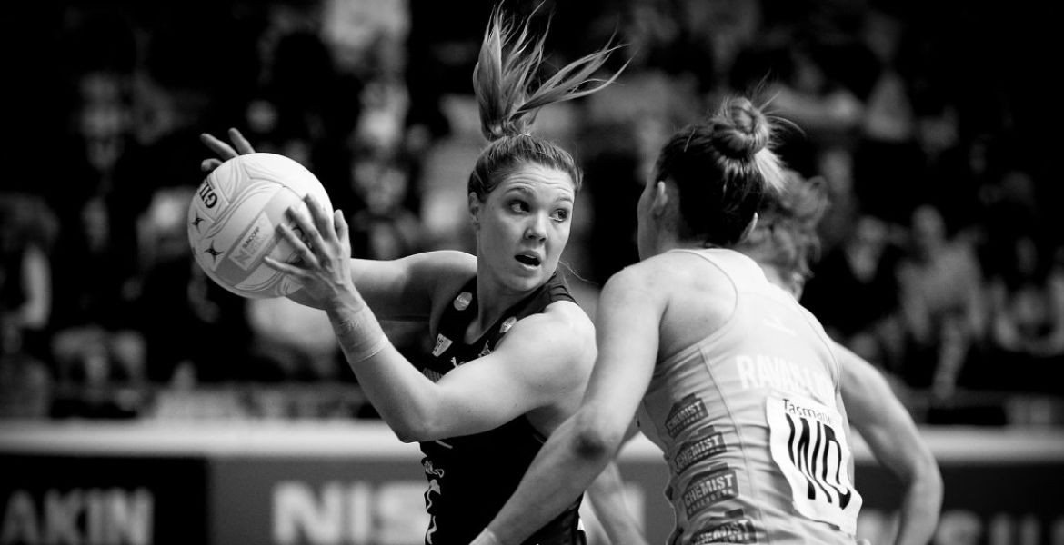 Vixens stun Magpies hero image