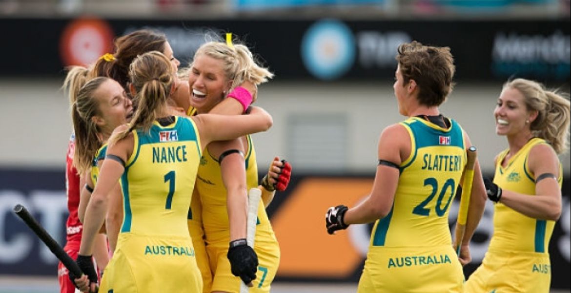 Australia thump India hero image