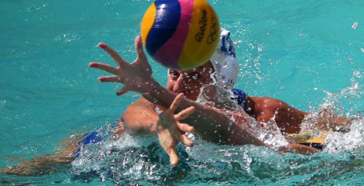 Aussies lose to physical Italian outfit hero image