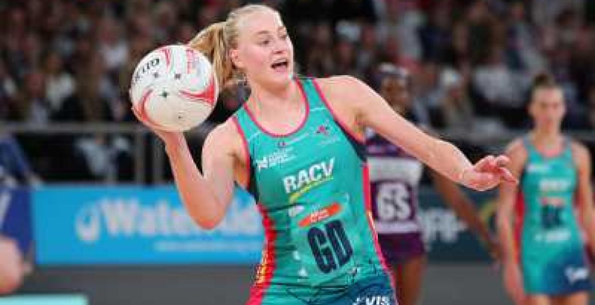 Vixens make it eight straight hero image