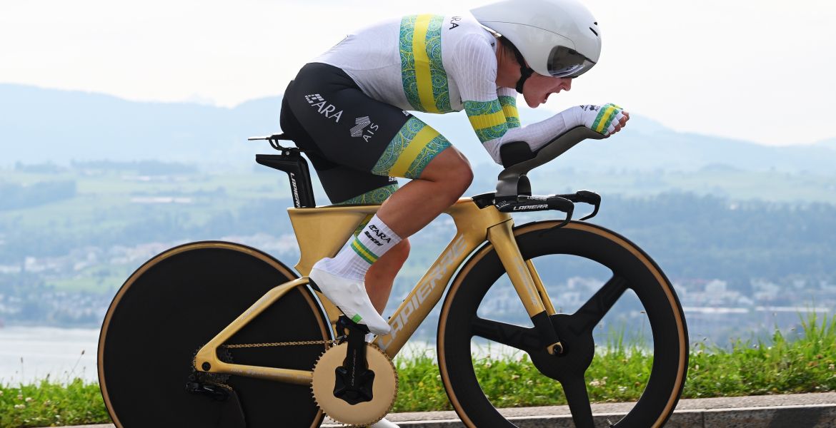Grace Brown backs up Olympic gold with a rainbow jersey hero image